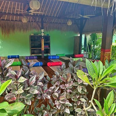 Island Garden Huts Lembongan Bed & Breakfast Екстериор снимка